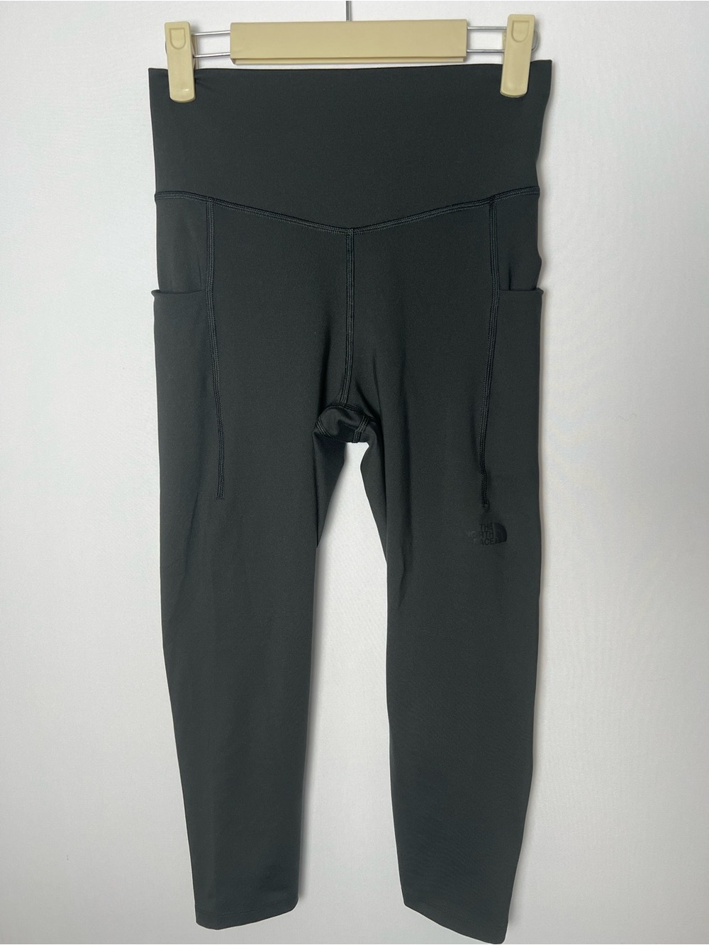 North Face Women’s Black Athletic Workout Legging Pants Size M Stretch Pockets